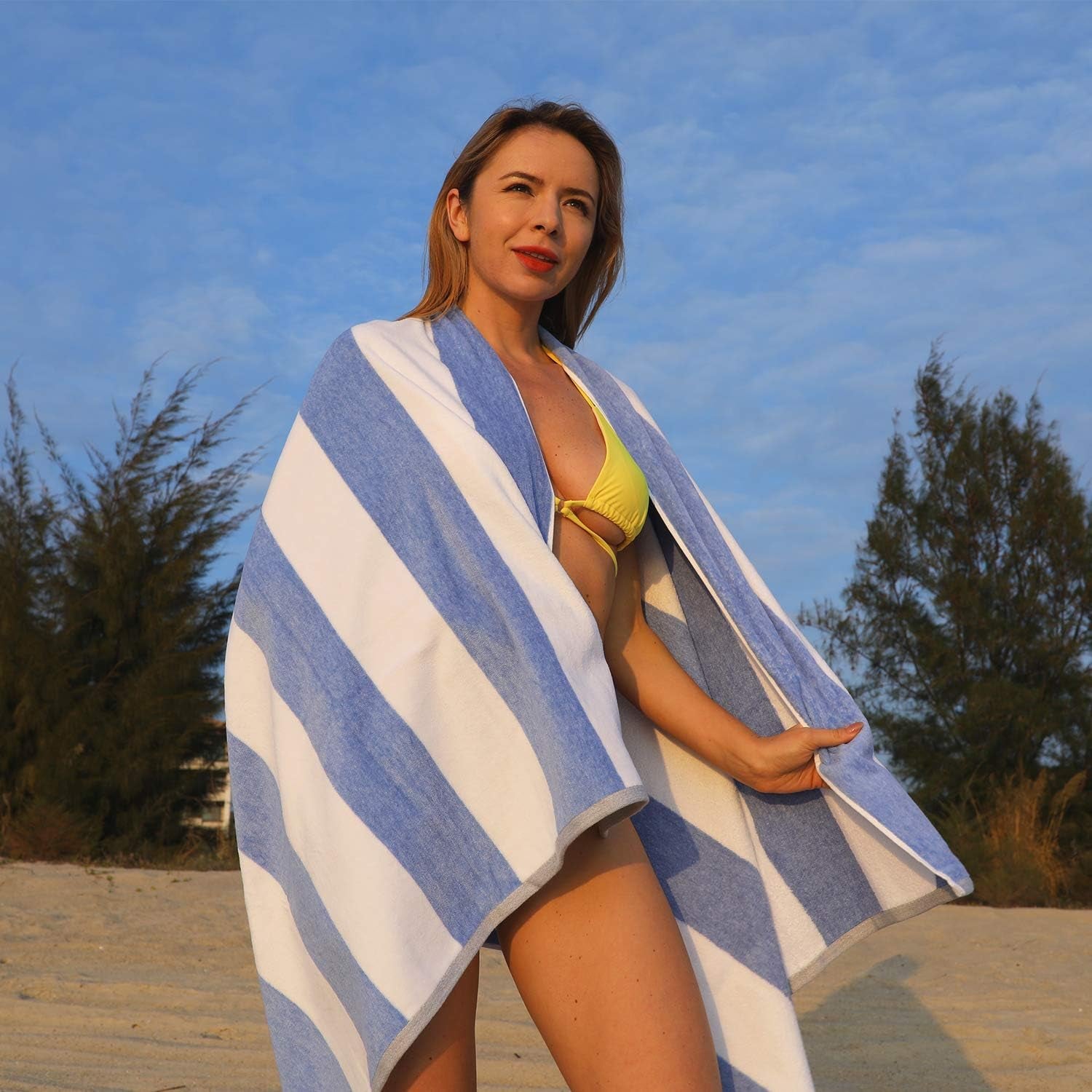 Oversized Cotton Beach Towel - 70 x 35 Inch Quick-Dry Blue Striped Pool Towel