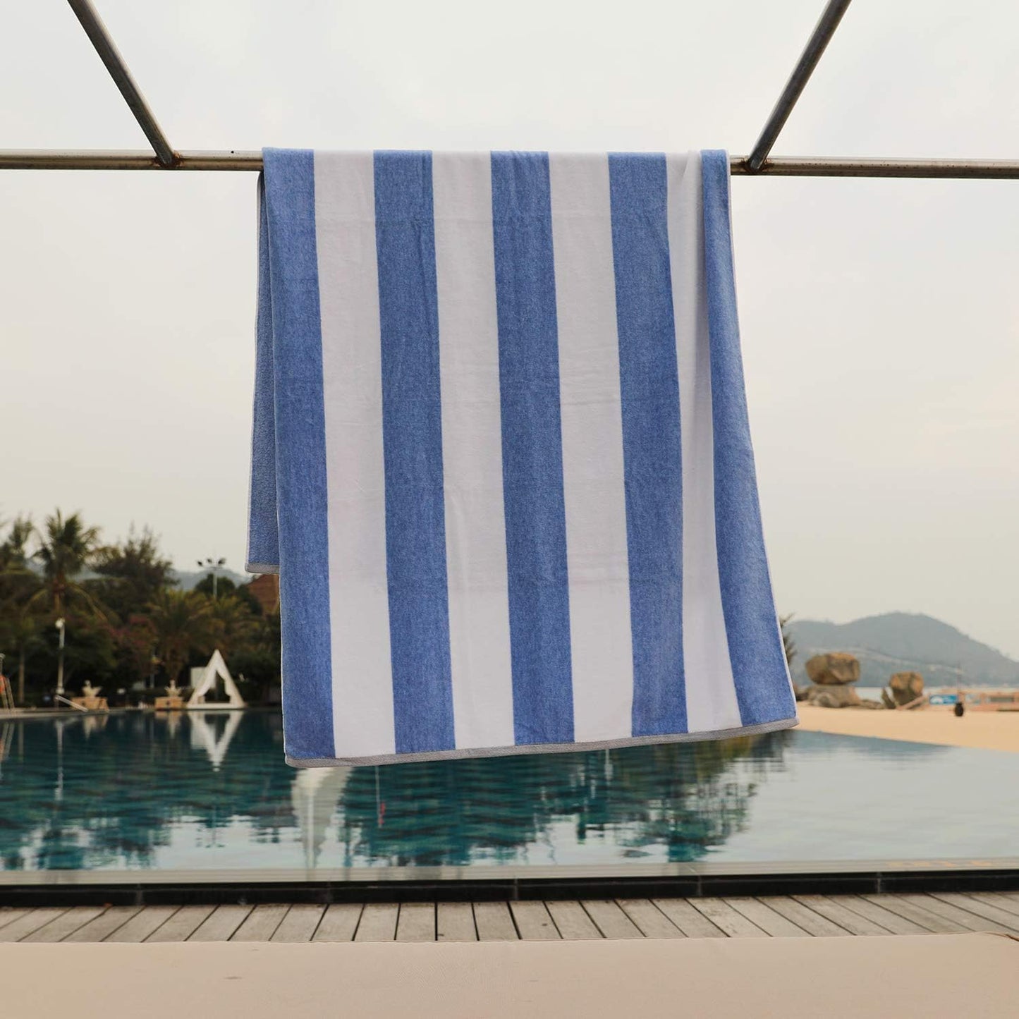 Oversized Cotton Beach Towel - 70 x 35 Inch Quick-Dry Blue Striped Pool Towel